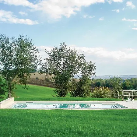 Five-bedroom Holiday In Montemarciano בית נופש